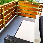 Simple Flat In Fee